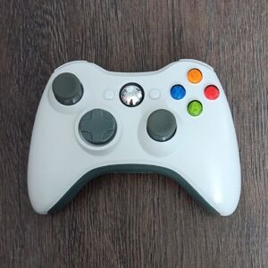 Xbox White Wireless Controller